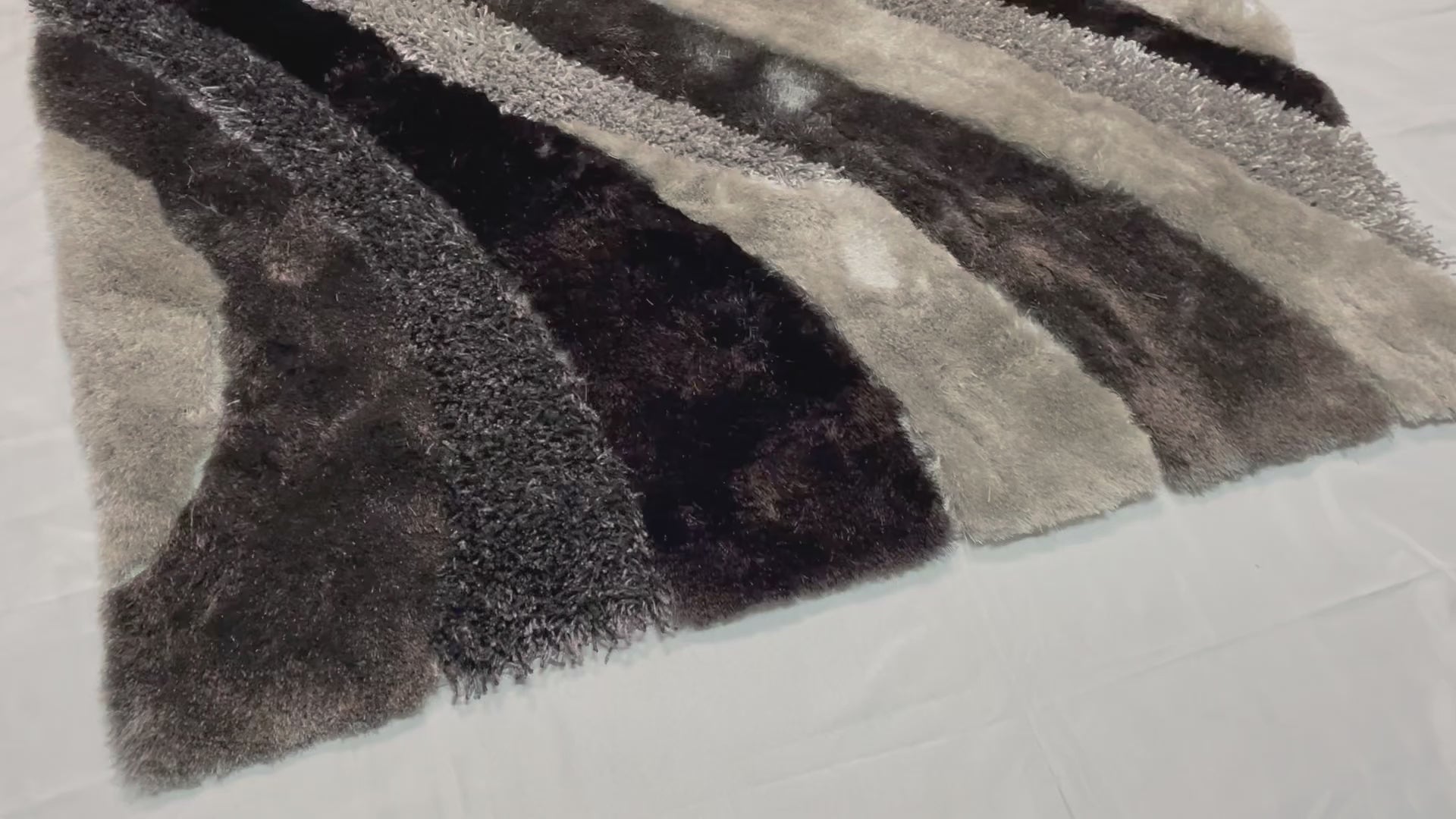 Signature Designers Gray Shag Area Rug